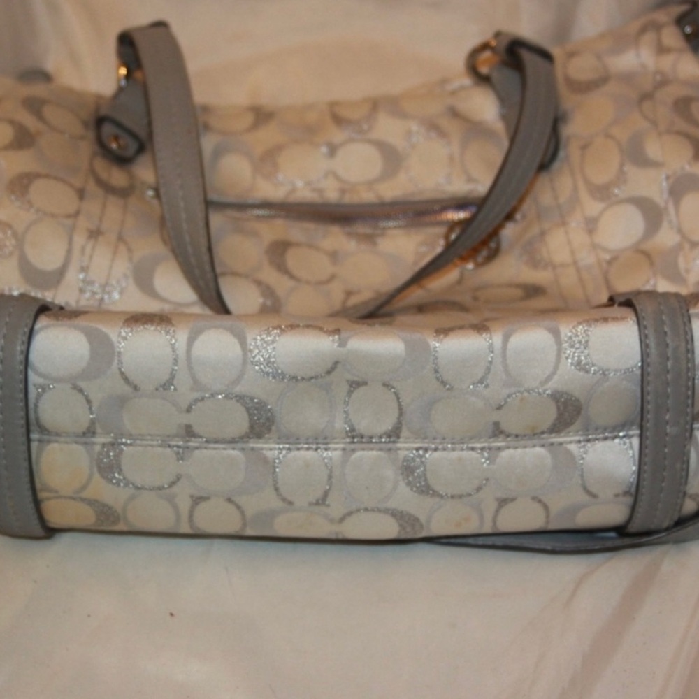 Coach Bag - Picture 5 of 6